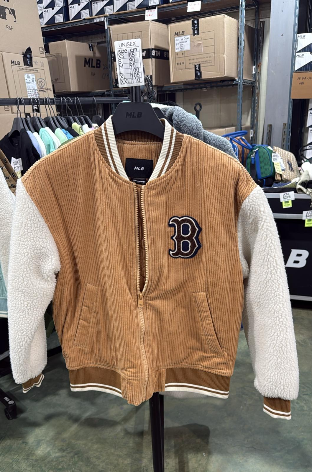 ZX347 MLB 毛毛袖白啡色B logo滿版棒球開胸外套