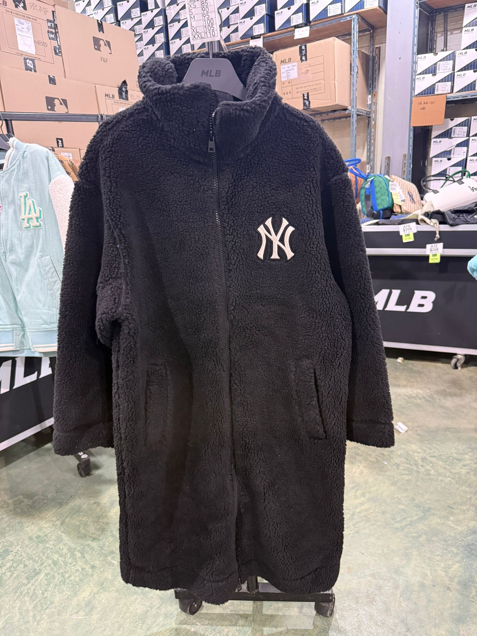 ZX353 MLB 黑色毛毛NY logo長袖開胸外套