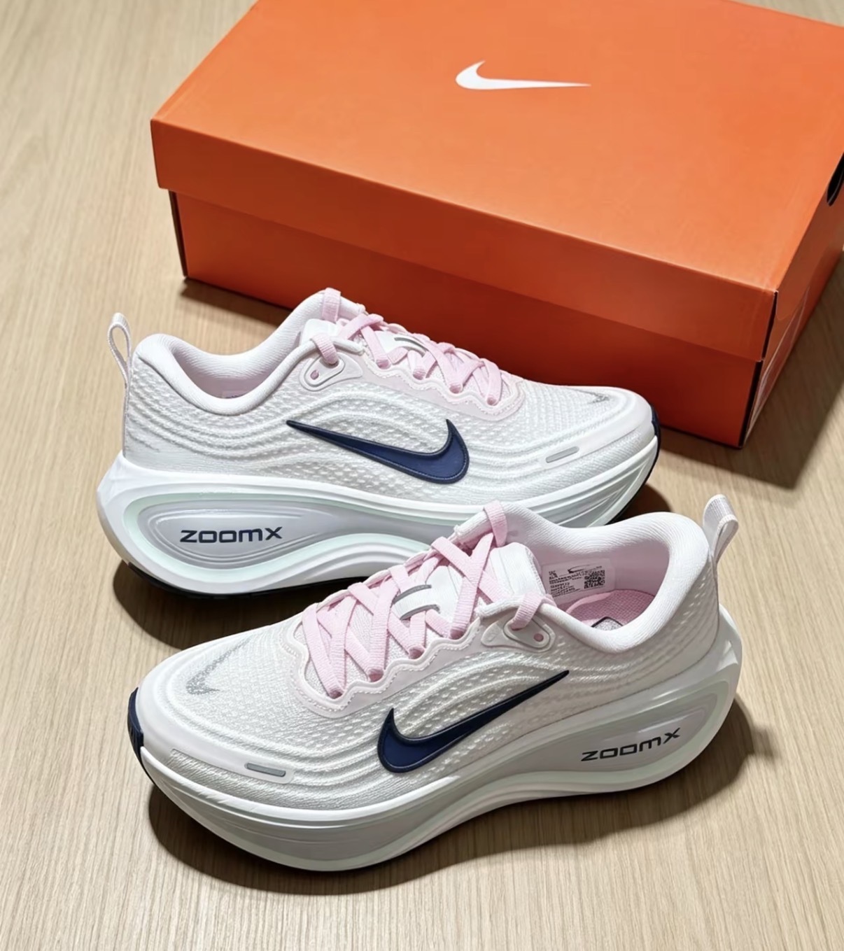 女鞋 NIKE W VOMERO PLUS 淡粉綠 氣墊 緩震 透氣 慢跑 運動鞋【HV8154-606】