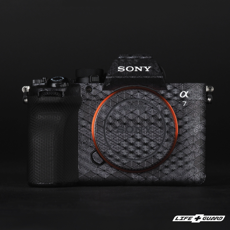 LIFE+GUARD 貼膜安裝示意，適用 SONY A75
