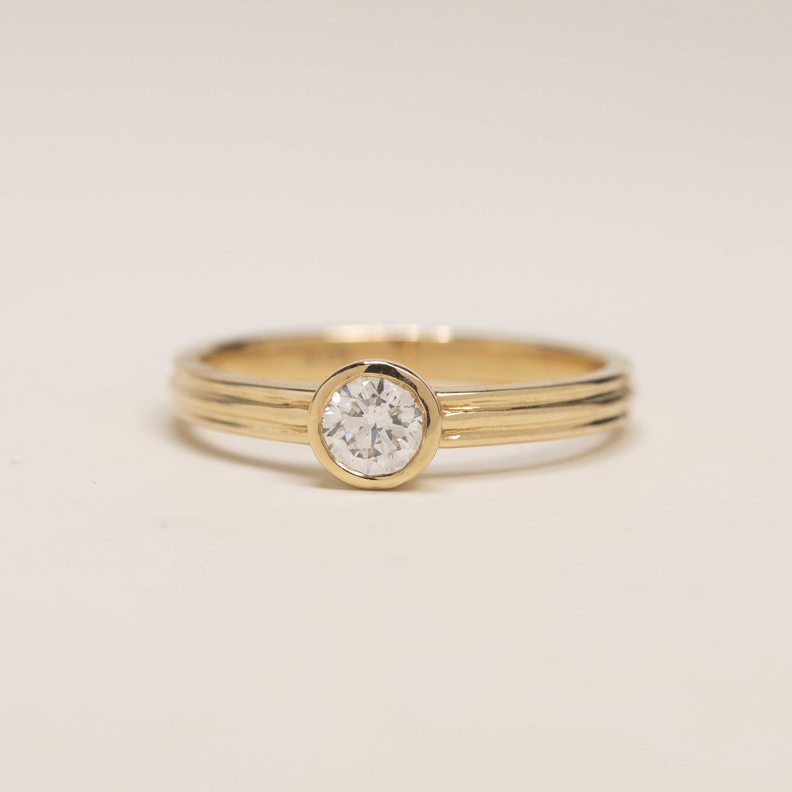 18K Bubble Vintage Diamond Ring