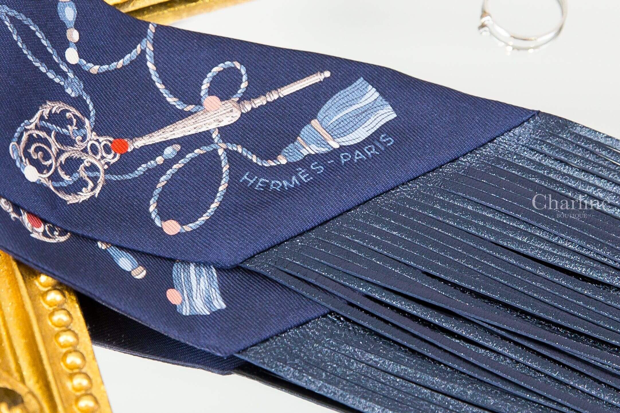 Hermès Les Cles A Pois Leather Fringes Twilly 海軍藍/銀灰/彩色圓點鑰匙皮革流蘇絲巾