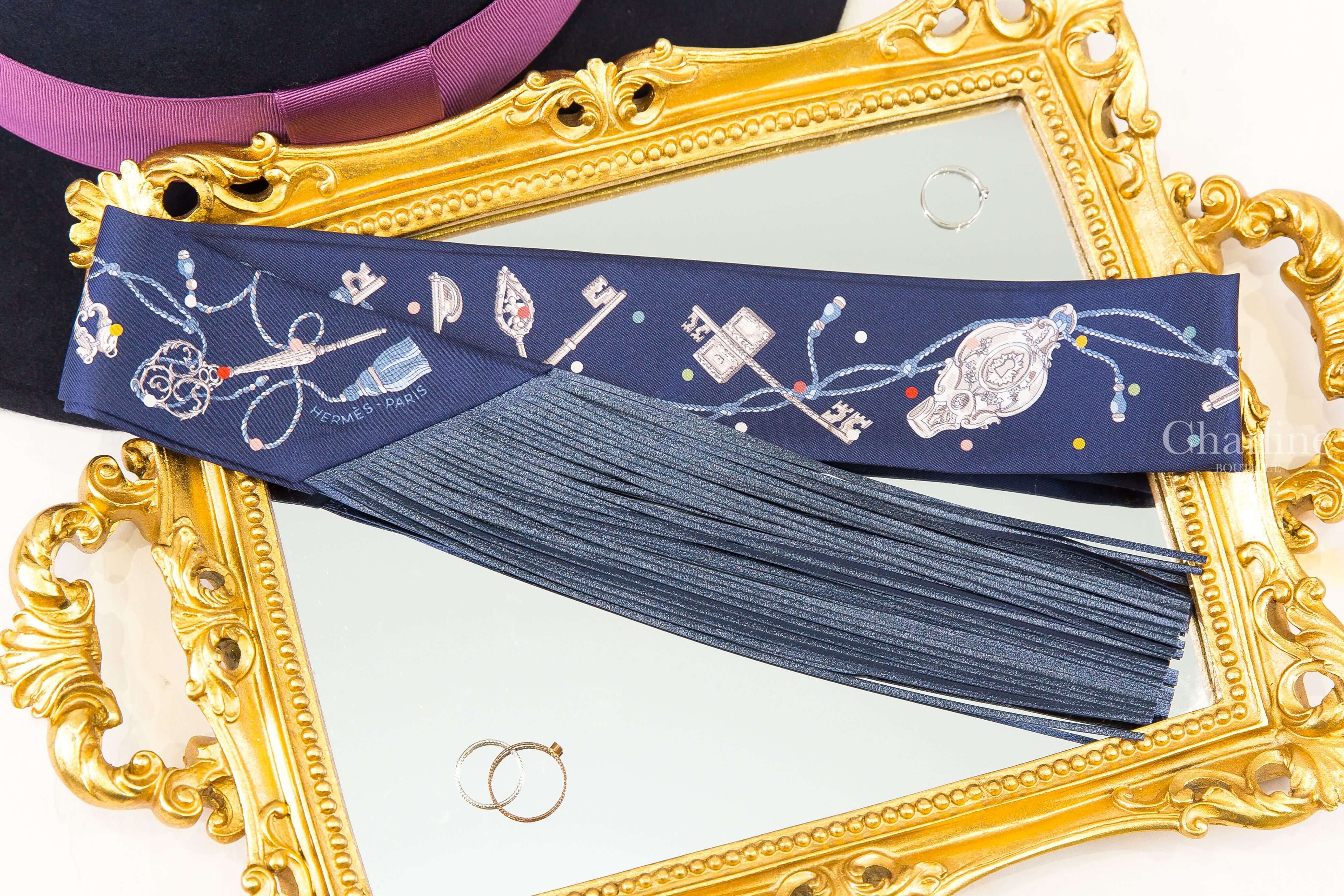 Hermès Les Cles A Pois Leather Fringes Twilly 海軍藍/銀灰/彩色圓點鑰匙皮革流蘇絲巾