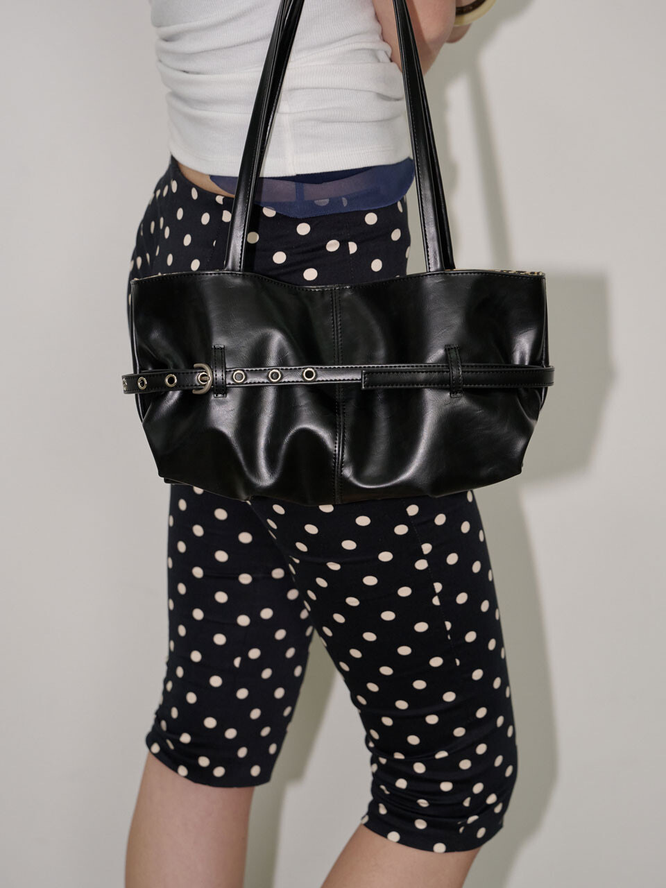 【預購】韓國代購 OTIE Tied Boat Bag 皮帶 調節 皺褶 皮革感 肩背包