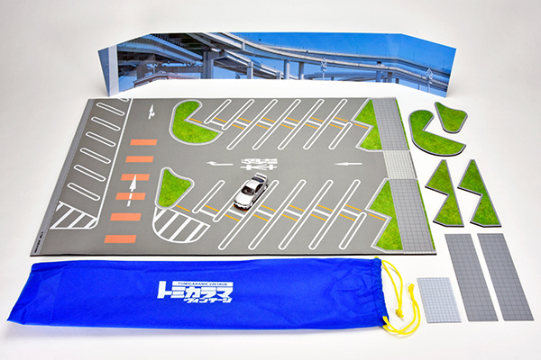PO-$530 * TOMYTEC * 1:64 Tomicarama Vintage 14a Daikoku PA C (w/ Nissan Skyline GT-R)