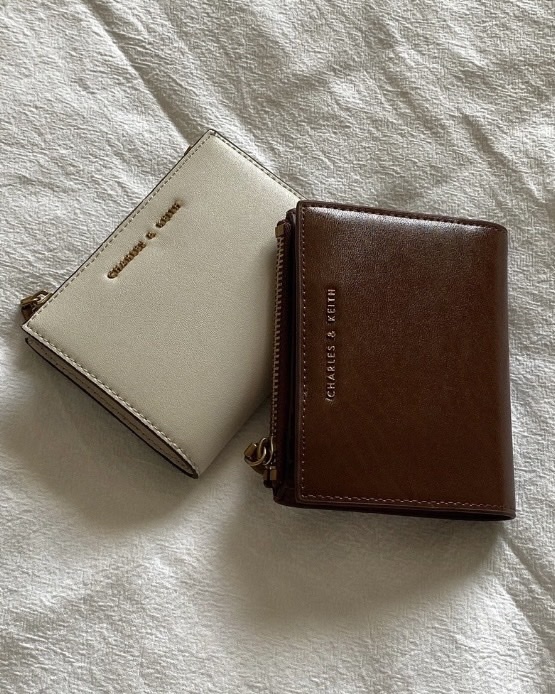 CHARLES & KEITH 小CK Harmonee 象牙白 焦糖棕 拉鍊短夾 錢包