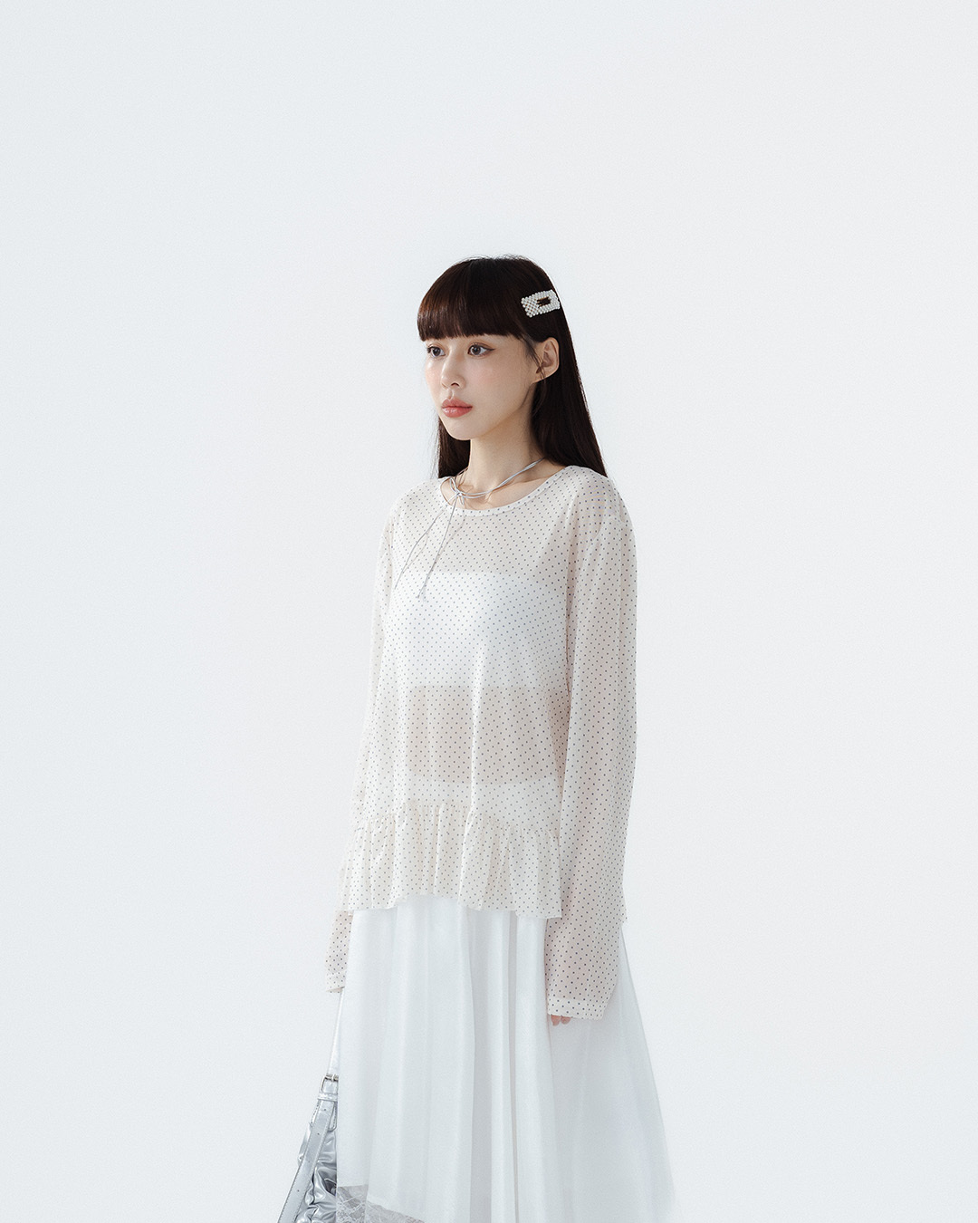 Polka dot hem, sheer long-sleeved top, available in two colors.【01099742】in stock+pre-order