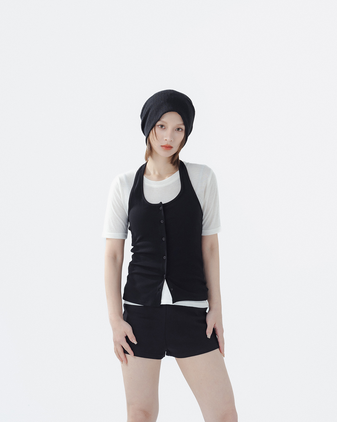 Simple button-down halter neck vest, available in three colors, S/M.【01099678】in stock+pre-order
