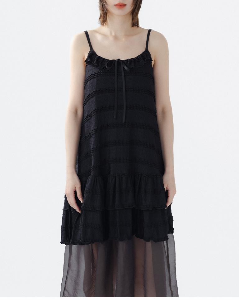 Multi-layered jacquard spaghetti strap mini dress, available in three colors.【01087316】in stock+pre-order