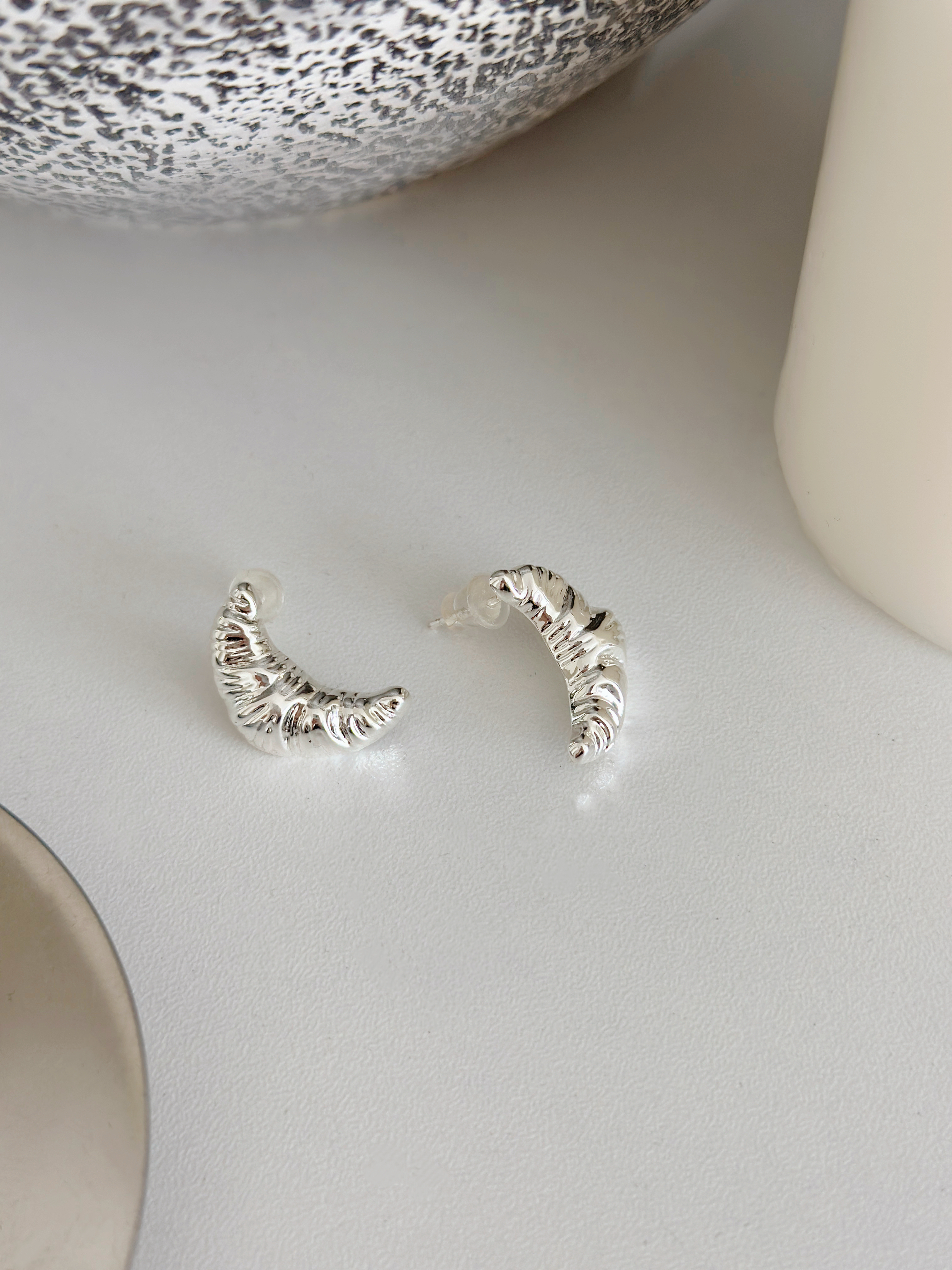 Eve Croissant Earring-D158