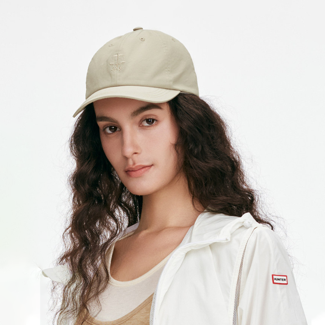防潑水 Badge Baseball Cap