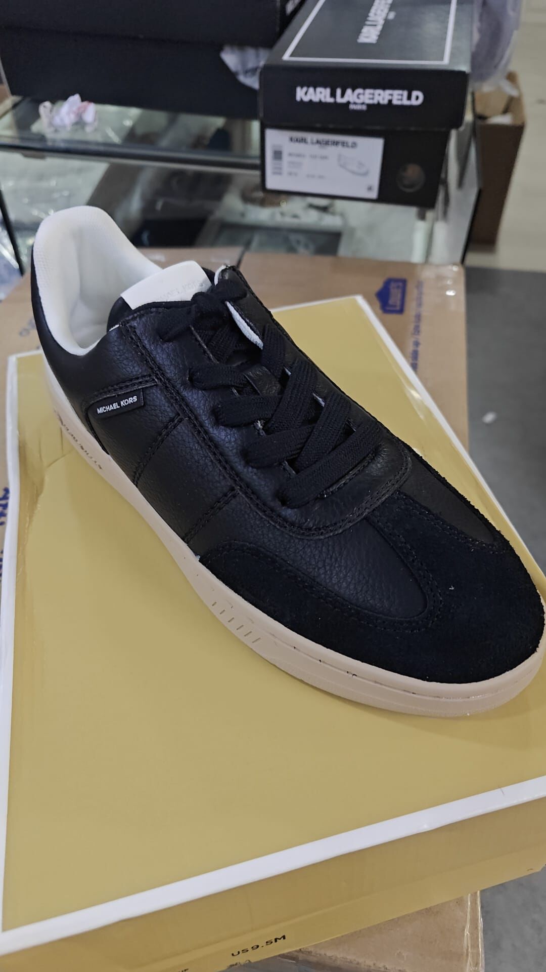 [S] MICHAEL KORS BLACK FAUX LEATHER KAI LACE-UP SNEAKER, 49R5KAFS1L-BLACK (SMK1445)