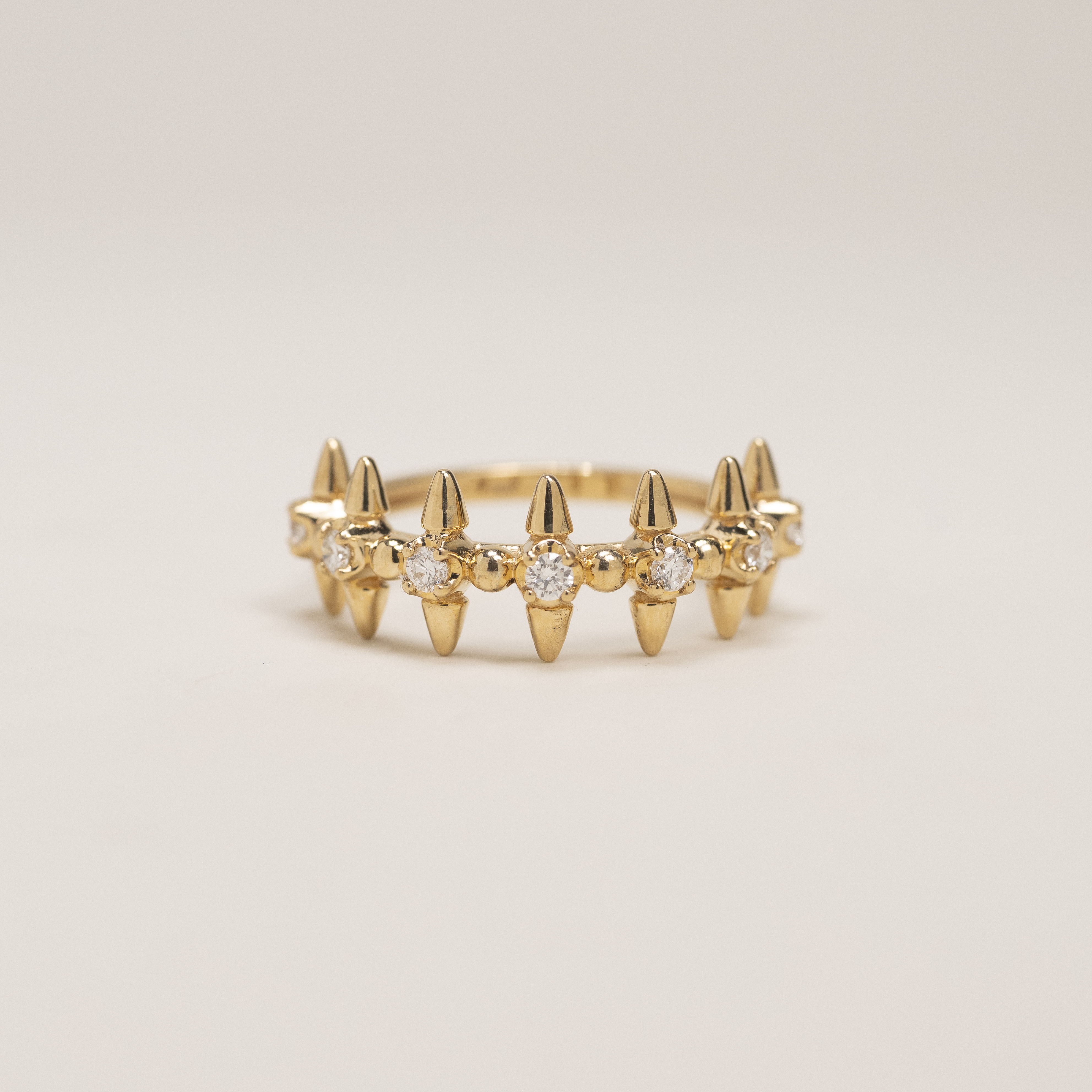 18K Thorns Diamond Ring