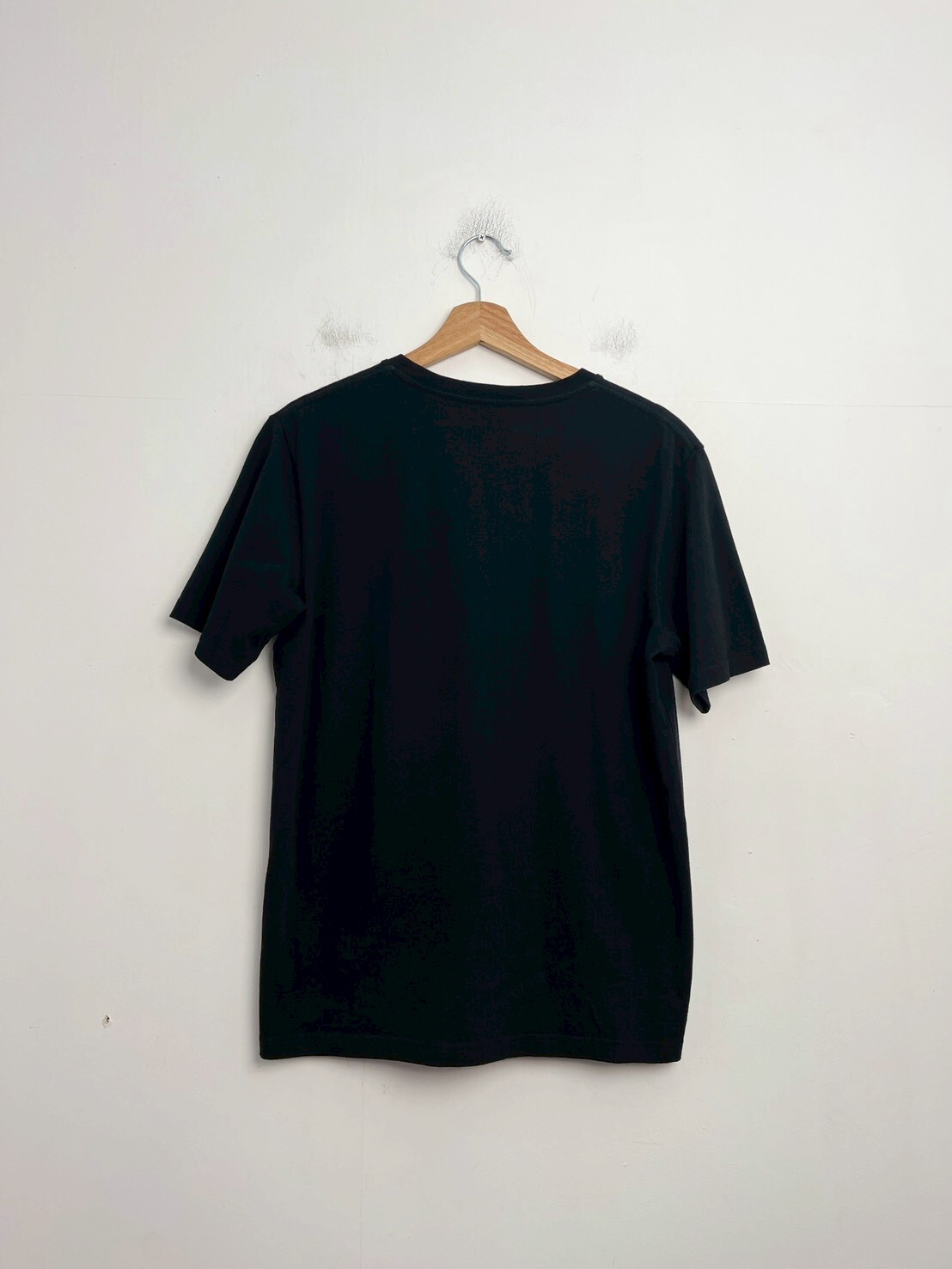 KAWS Holiday TAIPEI Limited Companion T-shirt SIZE L