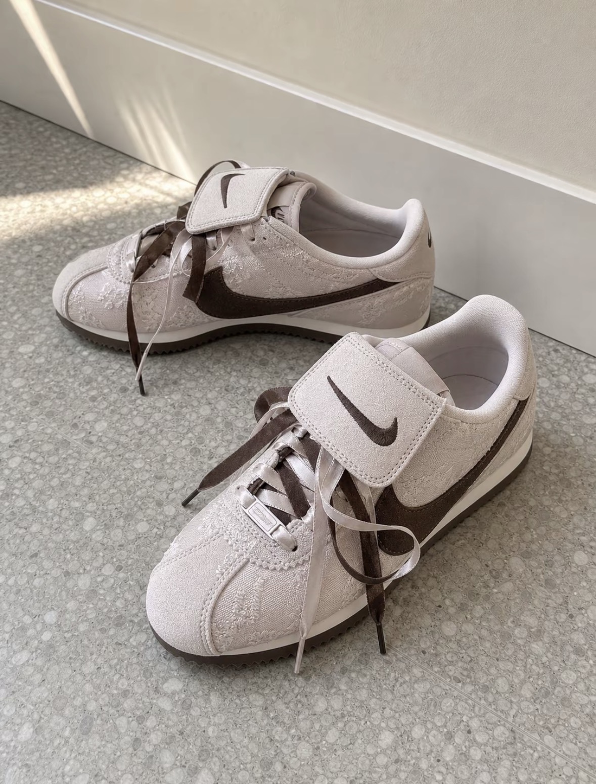 Nike Cortez Textile 雕花玫瑰粉 粉棕色 麂皮 翻蓋 雕花 阿甘鞋 IQ3624-667/預購