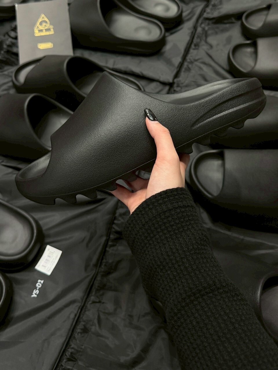 yeezy slide 初代黑 拖鞋