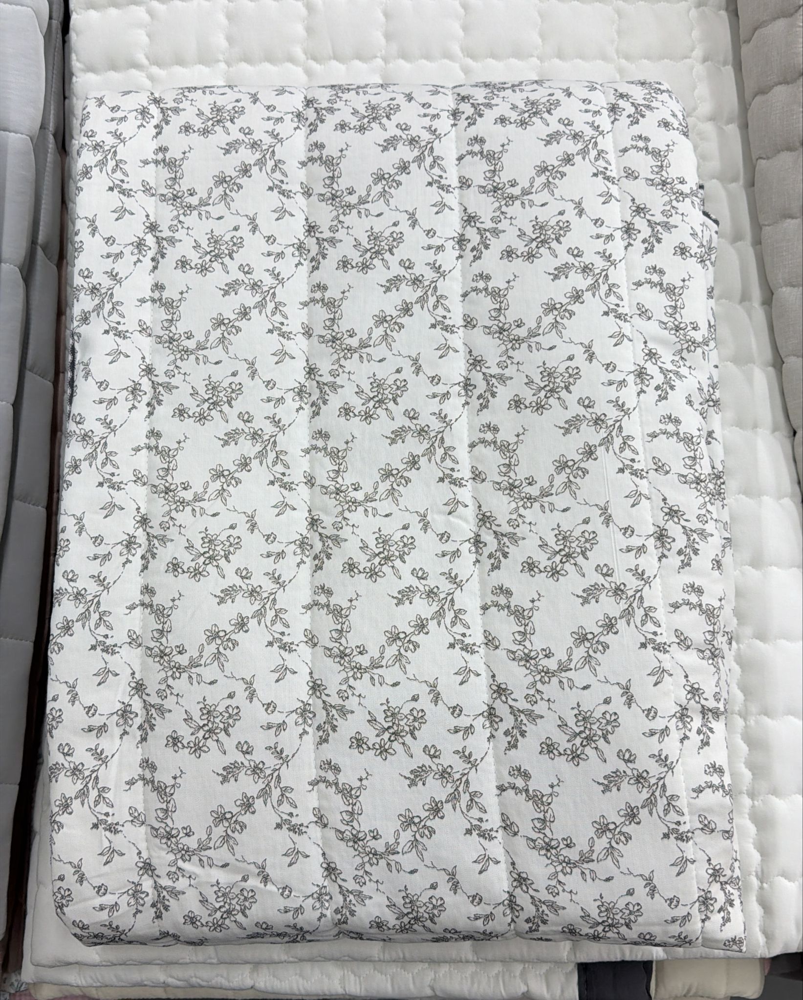 SX22 韓國優雅碎花莫代爾面+涼感底被- 灰色 (SS-150x200cm)