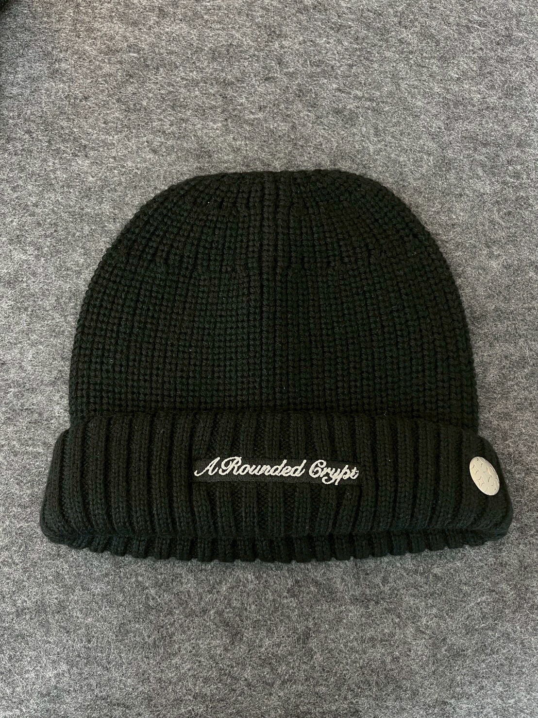 ARC ROOM ARC CHARM BEANIE
