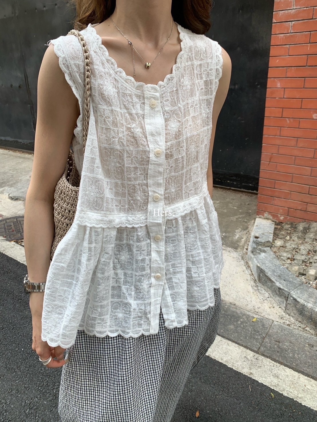 419 蕾絲氣質刺繡背心
