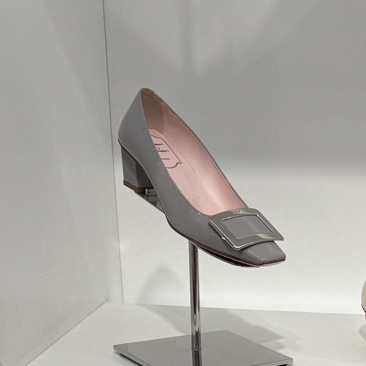 Roger Vivier RV Belle Vivier heels patent leather Grey 45mm