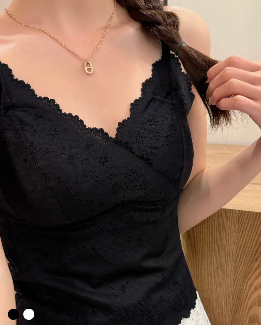 法式蕾絲花邊V領小可愛
