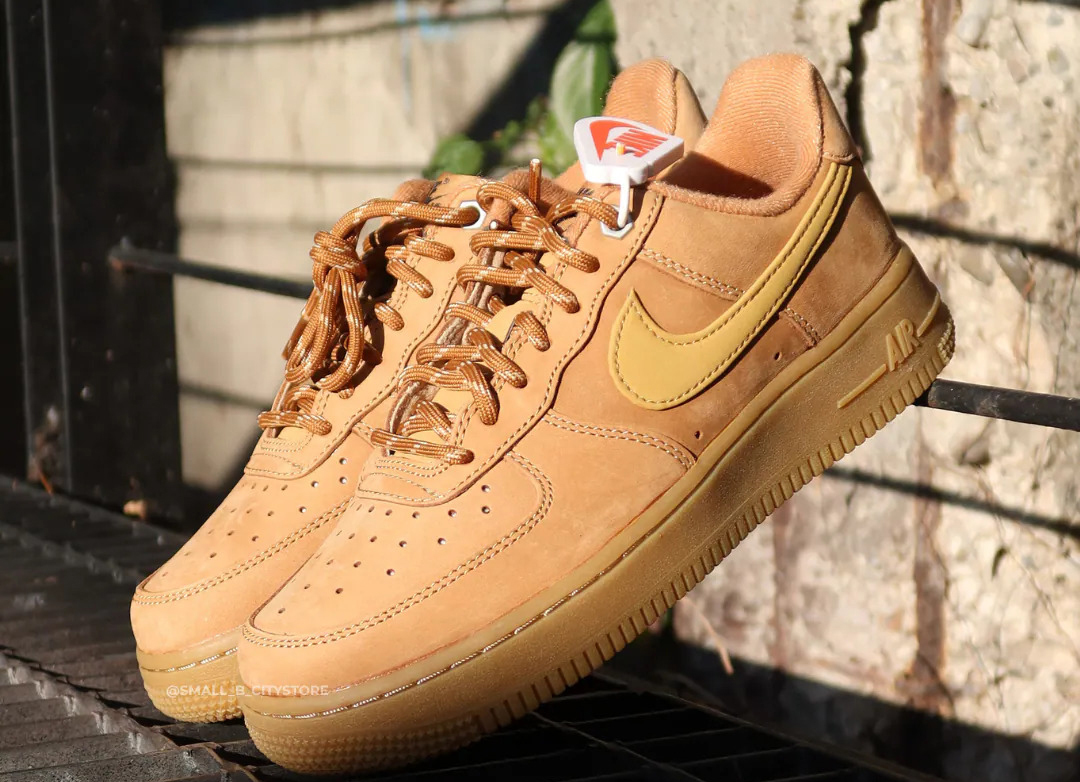 小麥色 air force