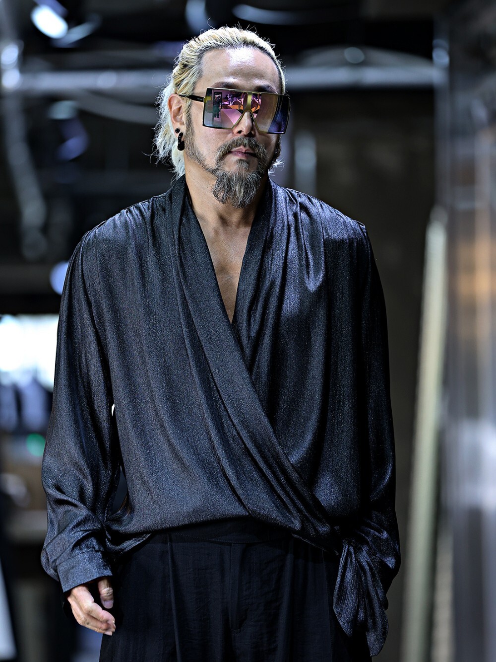 Twill pleated silk shirt