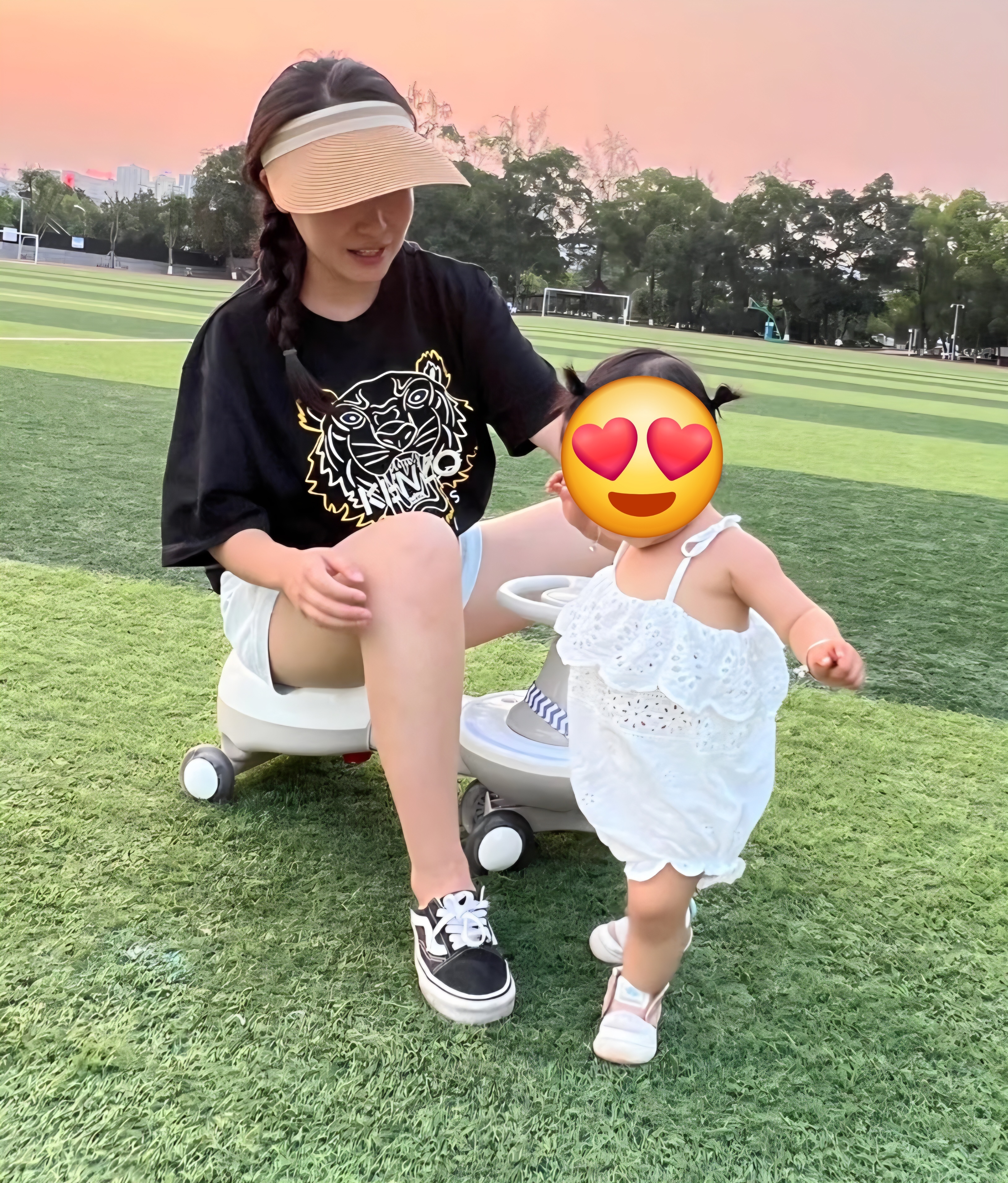 KENZO 黑色 併黃刺繡虎頭 Tee