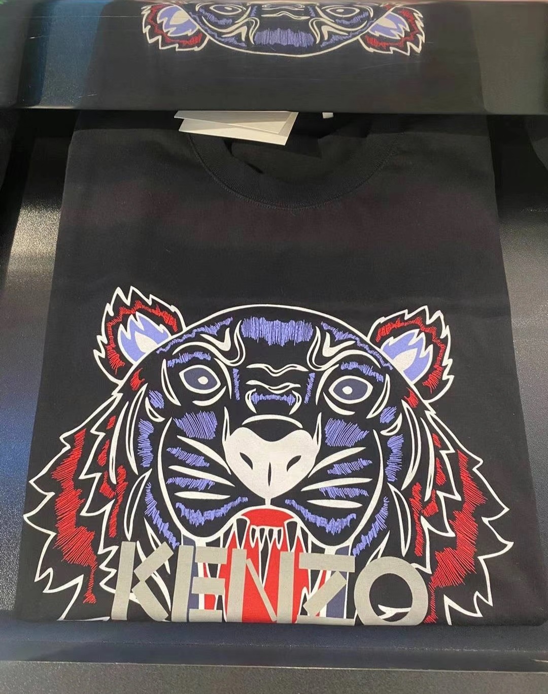 KENZO 黑色 併 印花虎頭 Tee