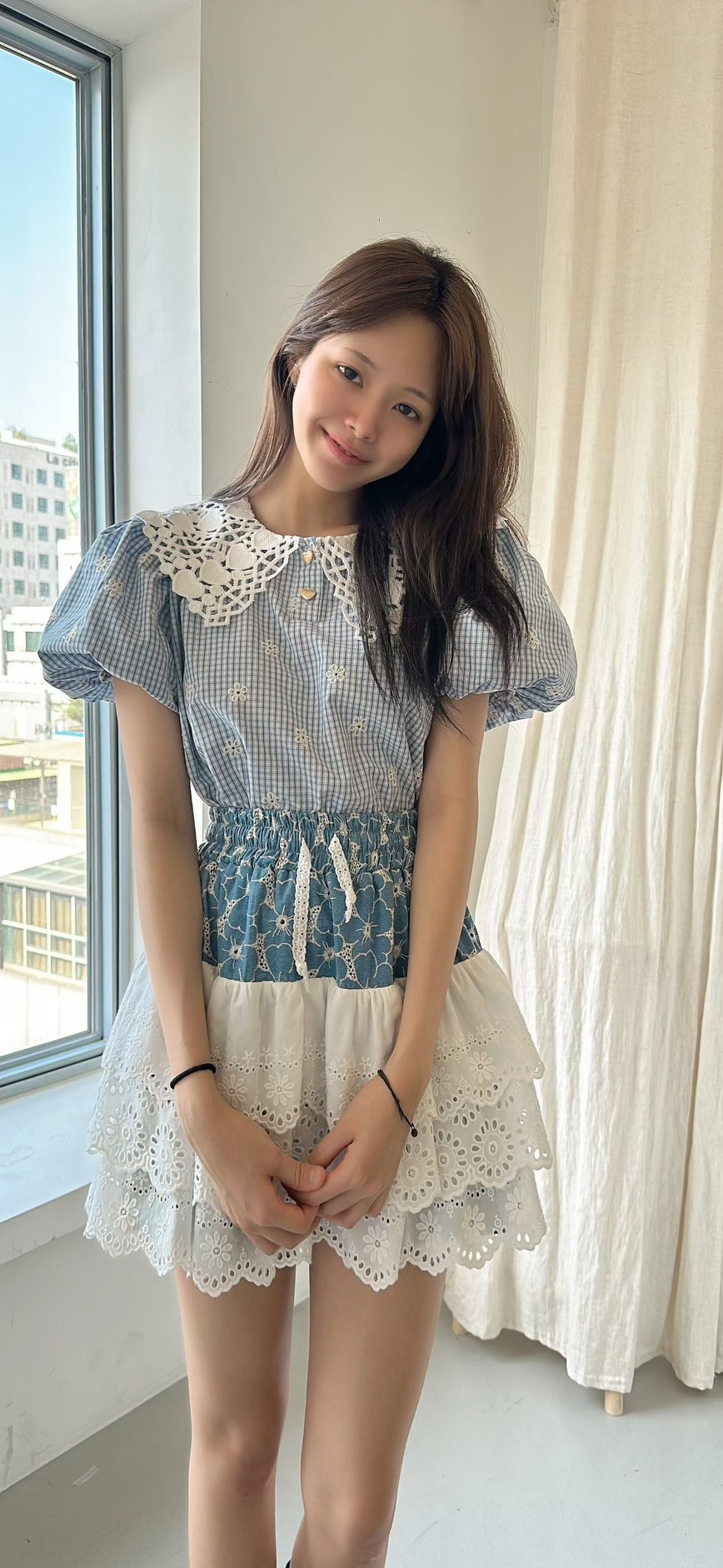 蕾絲領格子小花上衣