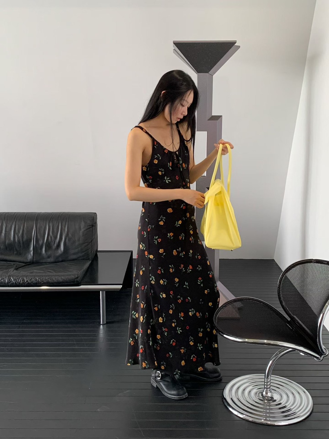 黑色彩花背心長洋裝