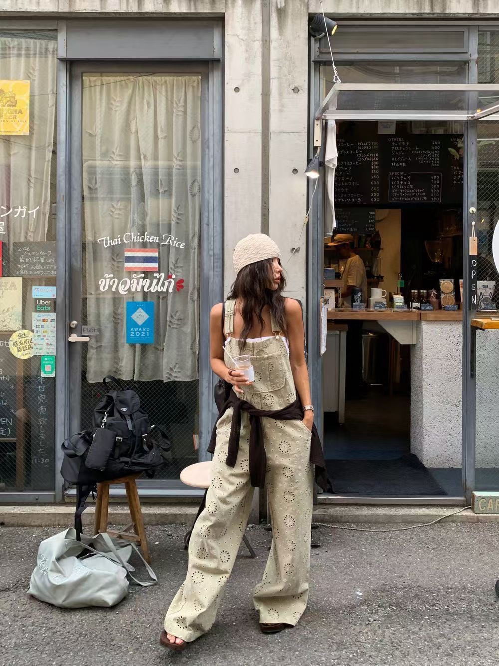洞洞蕾絲布吊帶長褲