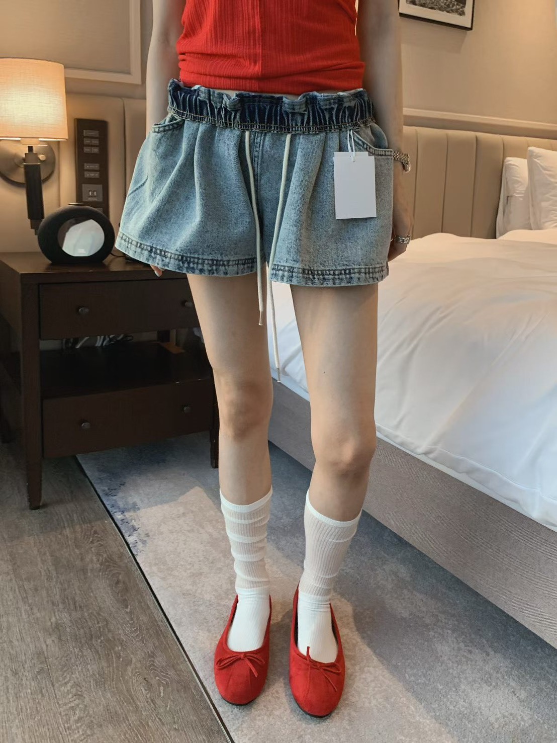 鬆緊綁帶寬管牛仔短褲