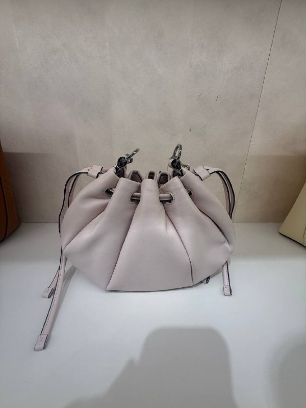 [U] KATE SPADE POWDERED S KN640 PINCH SMOOTH LEATHER SMALL CRSBDY, 196021711022 (UK93)