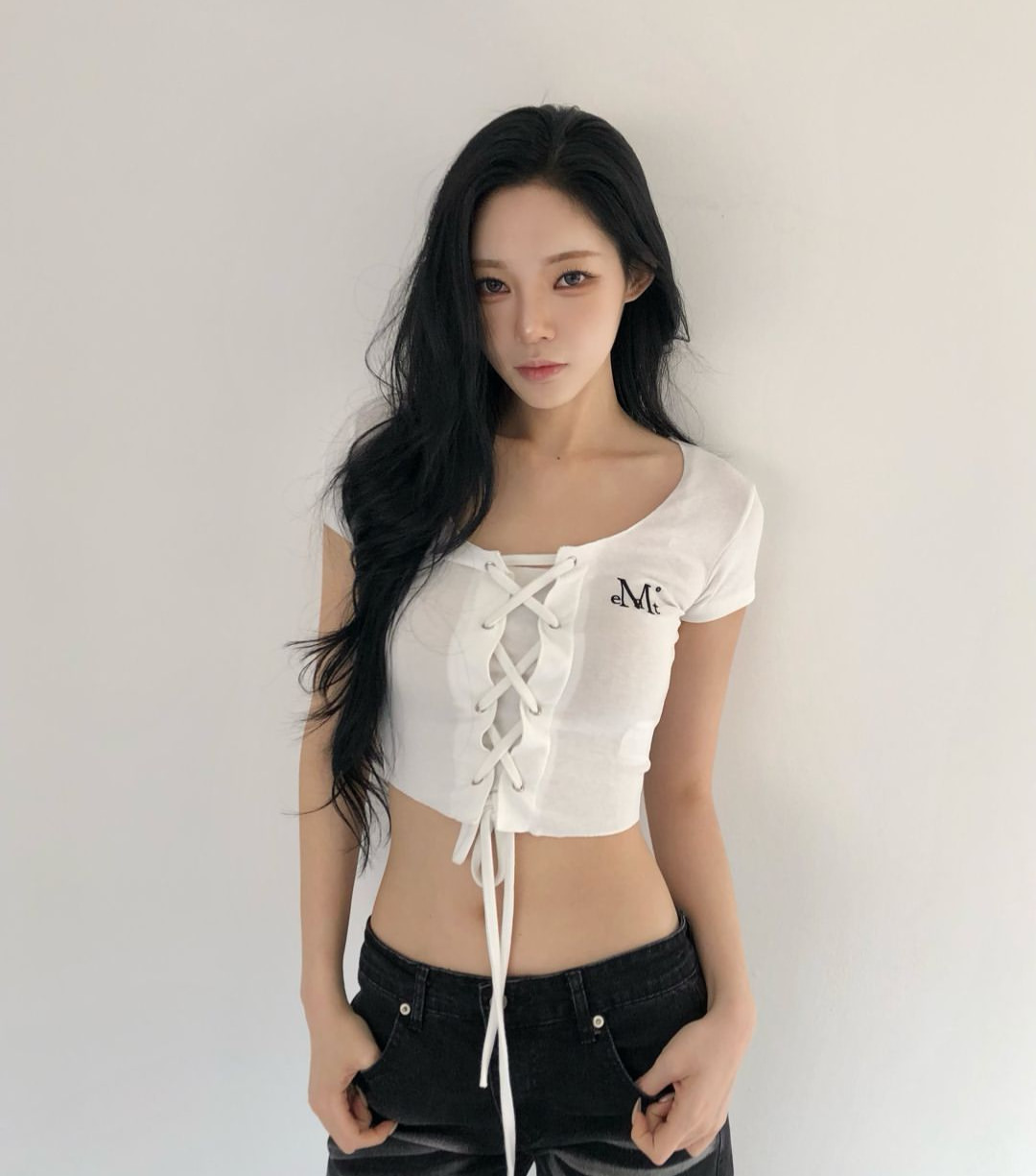 <夏日團火辣開跑🔥> Mucent 綁帶顯瘦短T