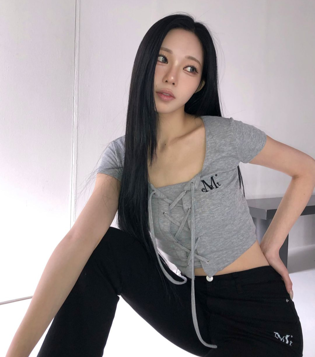 <夏日團火辣開跑🔥> Mucent 綁帶顯瘦短T