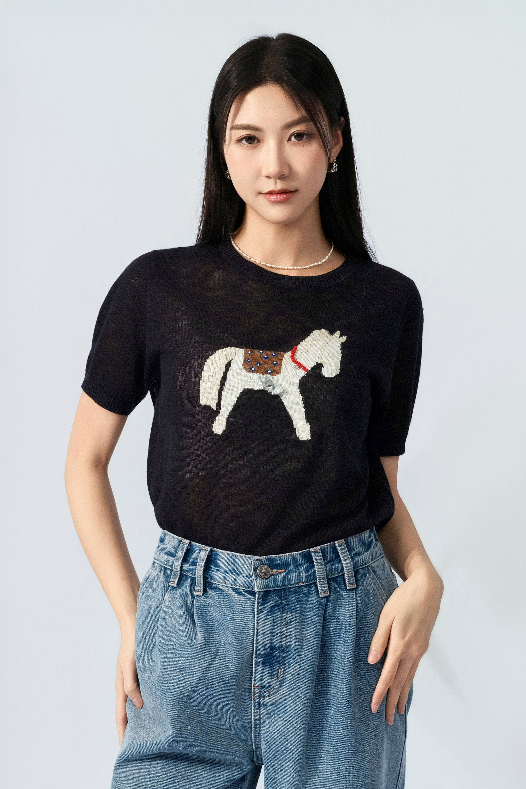 珠鏈蘇蘇小馬針織上衣（預購產品）