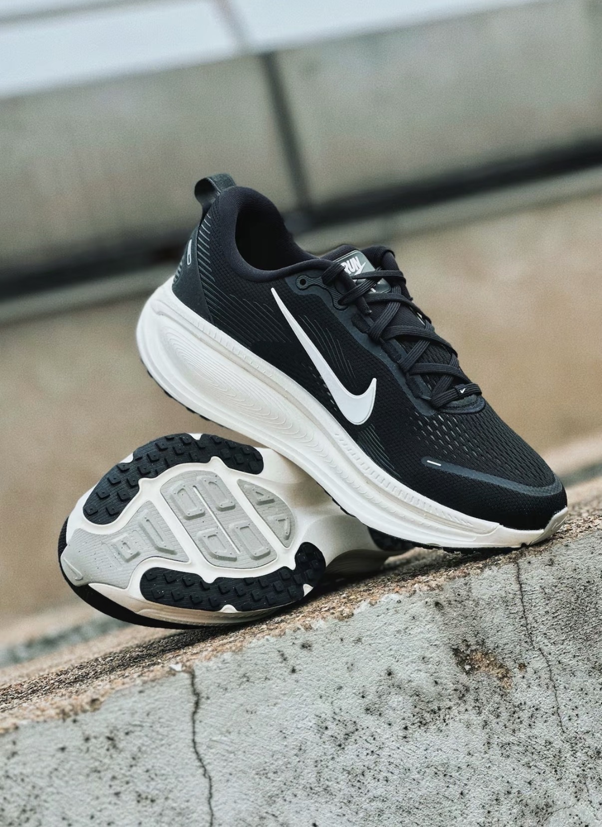 女鞋 NIKE W VOMERO 18 黑白 網布 氣墊 緩震 透氣 運動鞋【HM6804-005】