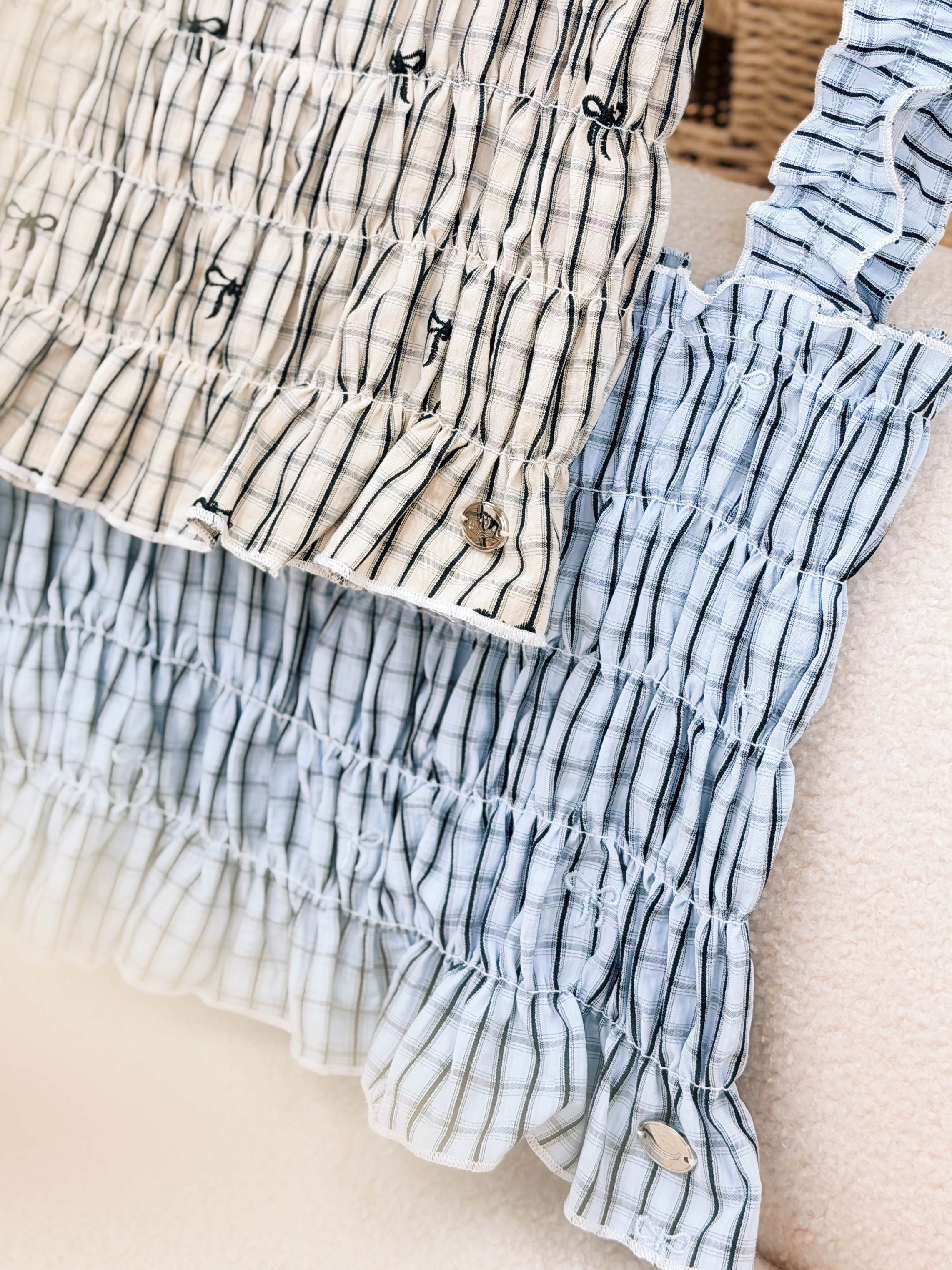 兩色 / 格紋蝴蝶結刺繡抽皺背心 / Smocked Embroidered-Bow Plaid Cami Top