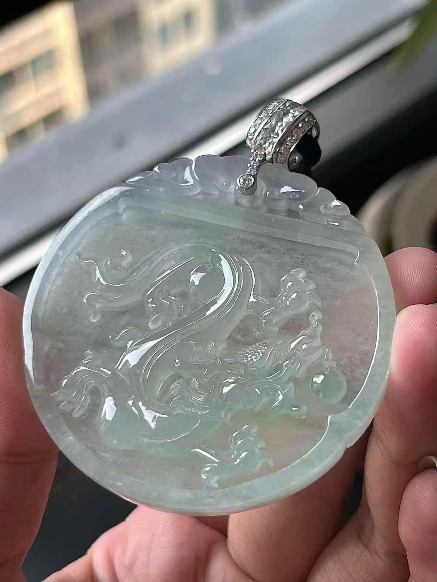 518347 翡翠龍牌 (58.5mm直徑)