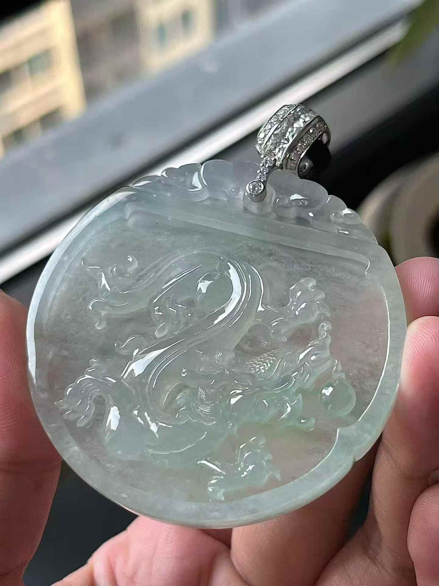 518347 翡翠龍牌 (58.5mm直徑)