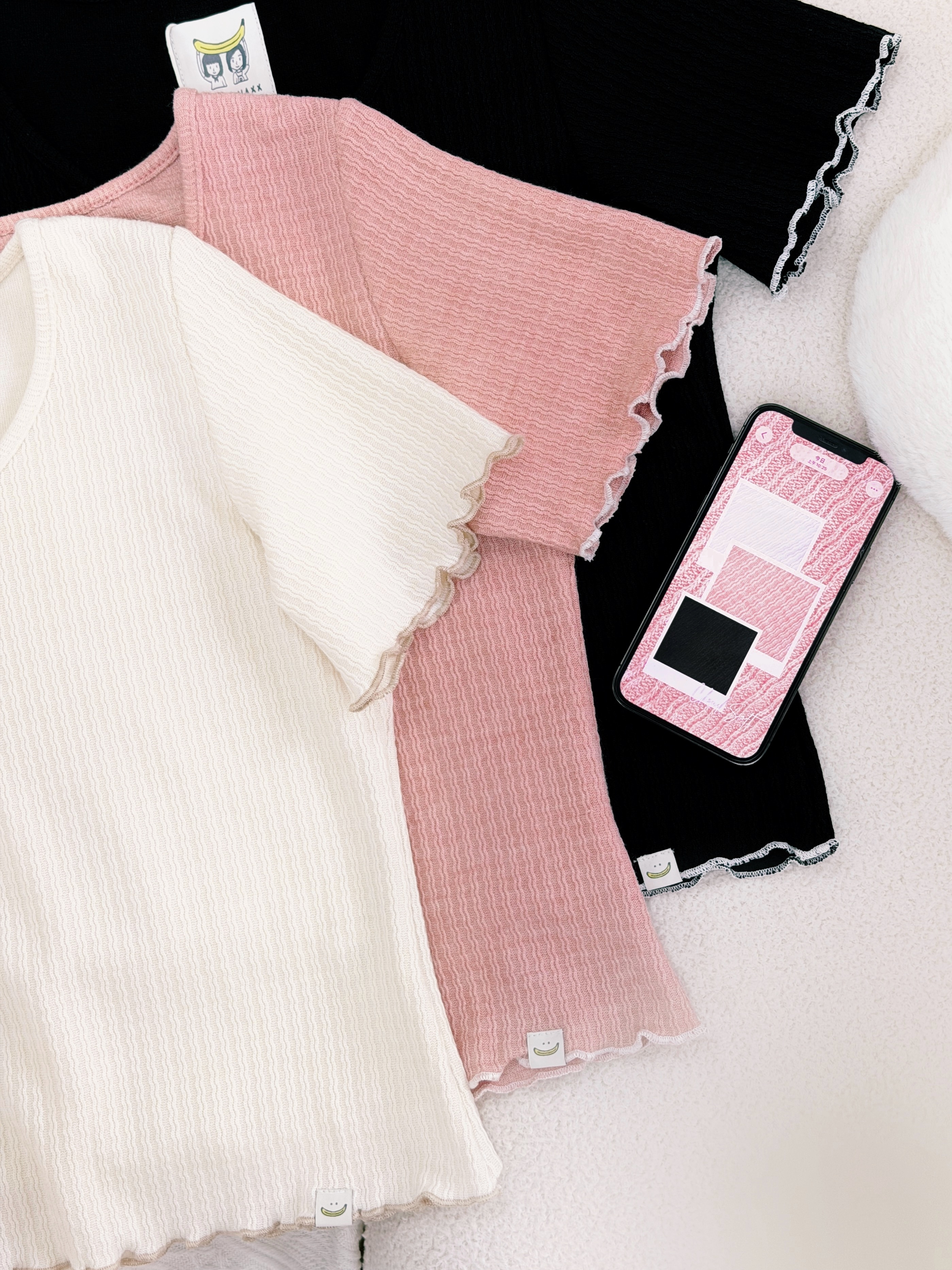 三色 / 雲柔感波浪紋圓領上衣 / Cloud-Soft Wavy Textured Round Neck Top
