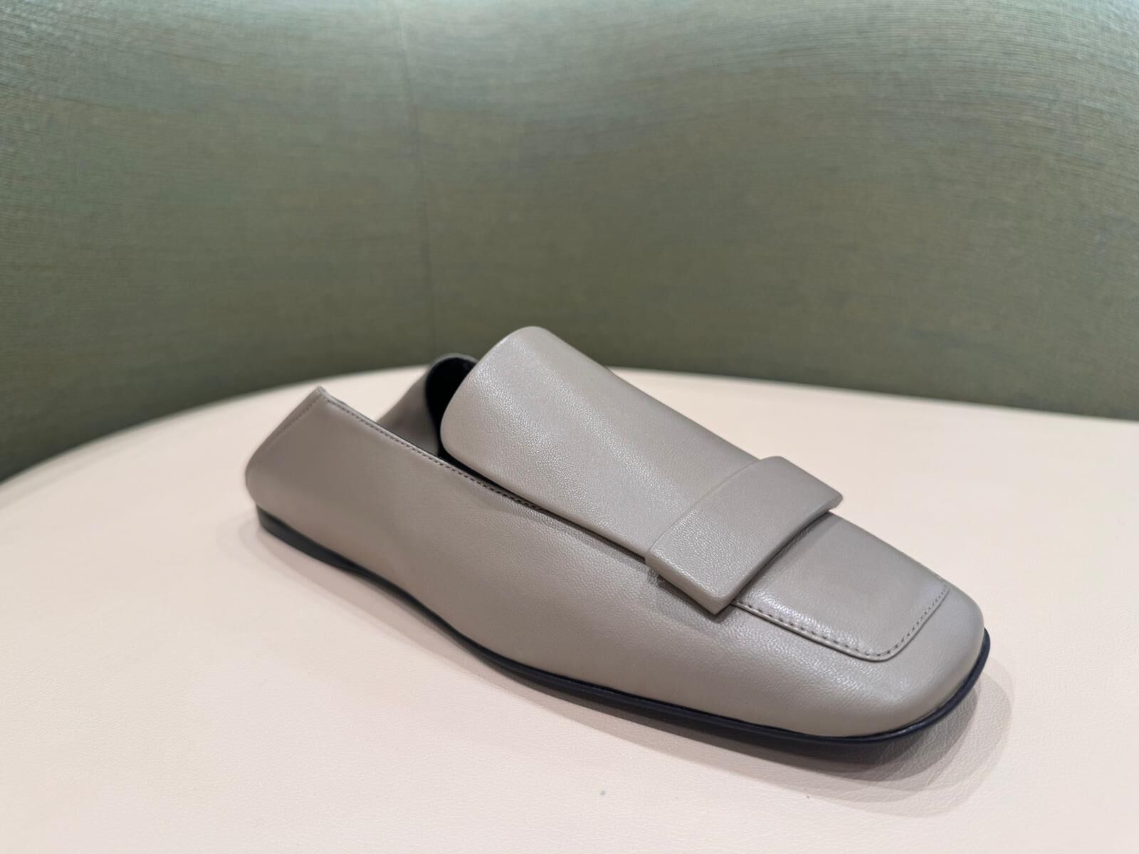 SHO-CCG0521-006 WOMENS SHOES Flat Closed Toe SR1 灰色 (AH款)(碼數:35/35+/36/36+/37+/38+)