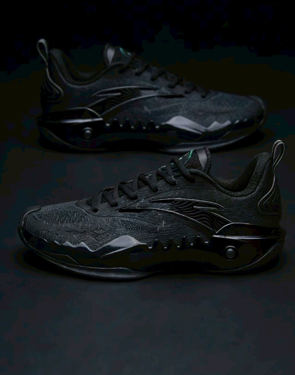 （連線代購商品）ANTA Shock Wave 5 Low 狂潮5 黑魂 黑武士 回彈籃球實戰鞋【112621626-5】