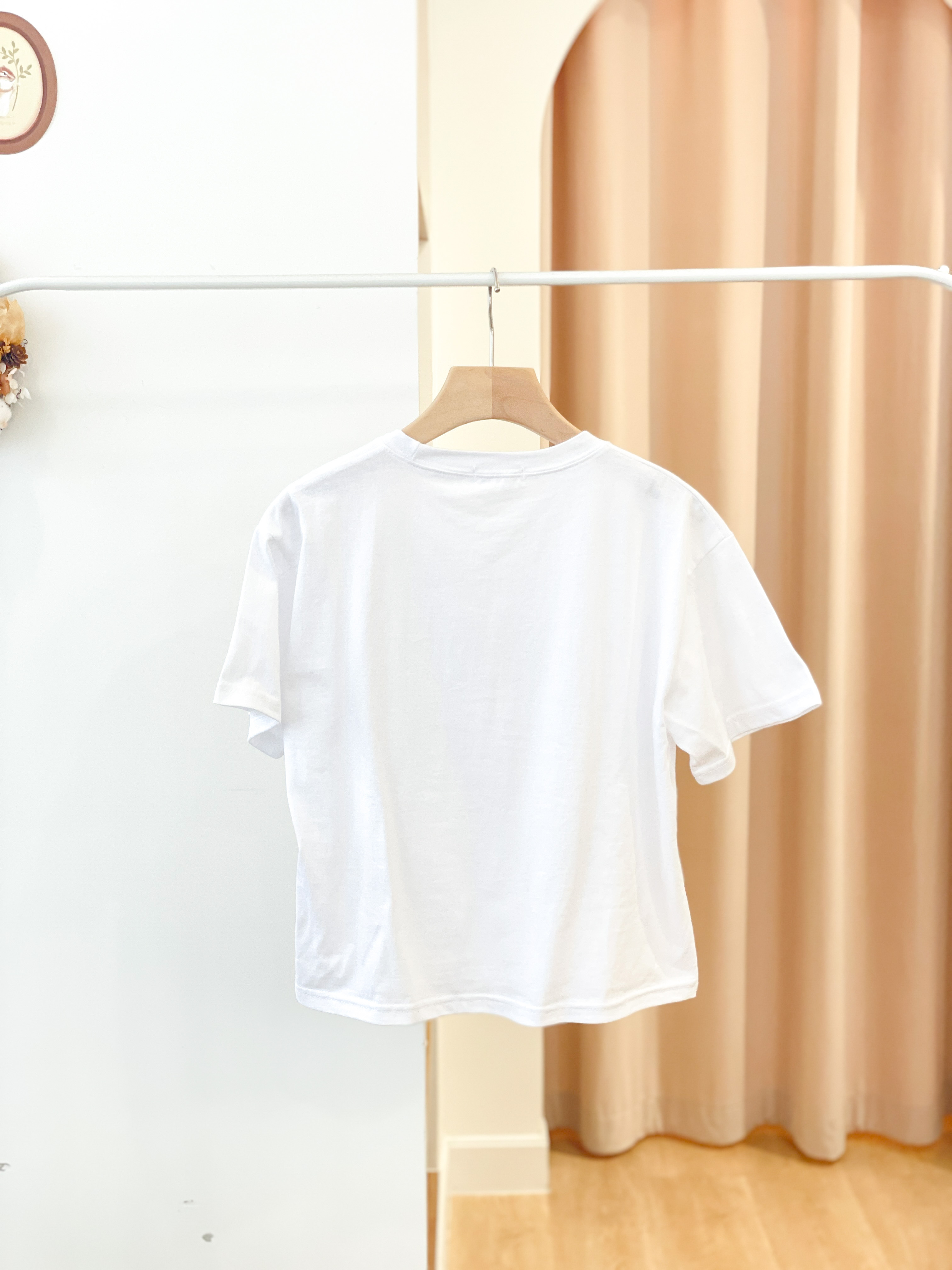 T1554 Lazy Meow Heart Tee
