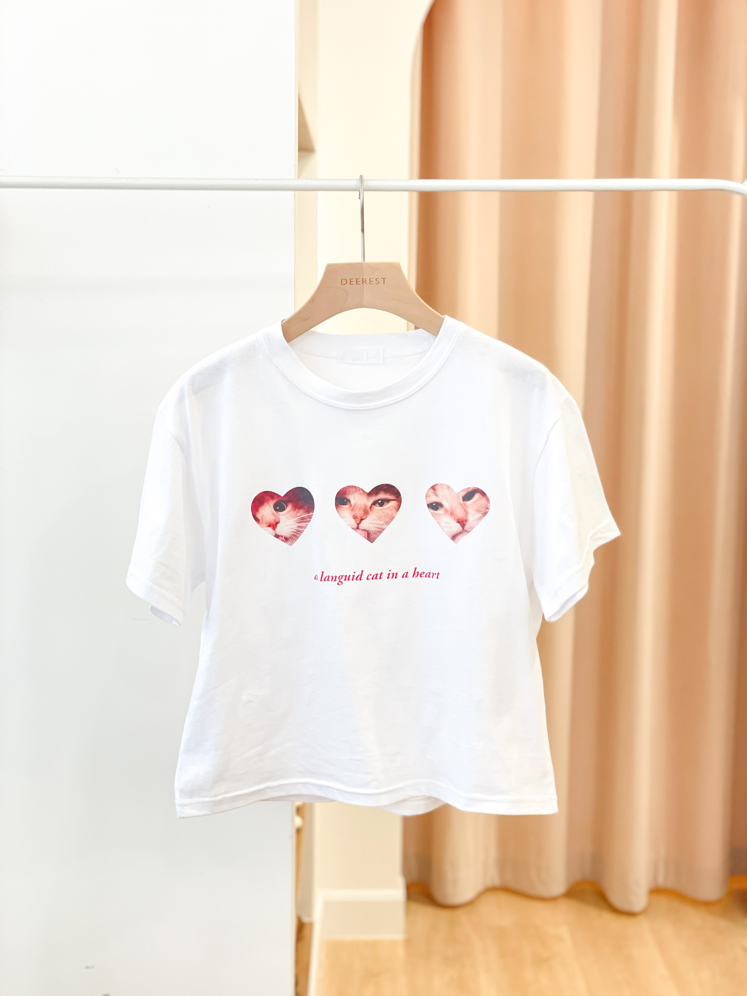 T1554 Lazy Meow Heart Tee