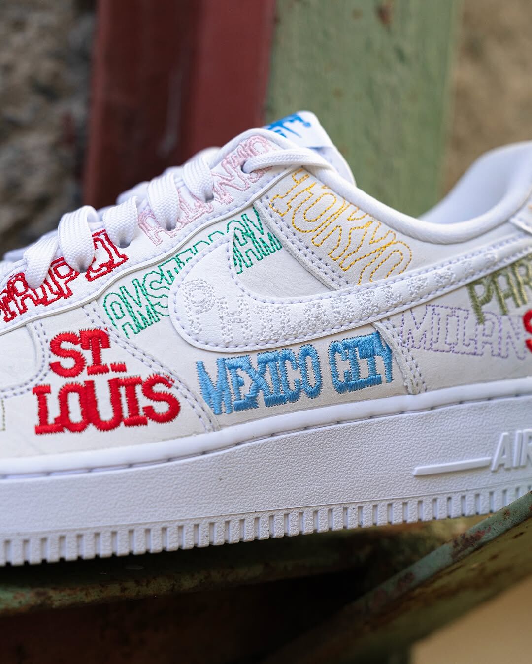 NIKE AIR FORCE 1 "ON TOUR" 世界城市系列 AF1 滿版刺繡 塗鴉 白色 彩色 男鞋 II1549-100 / 調貨
