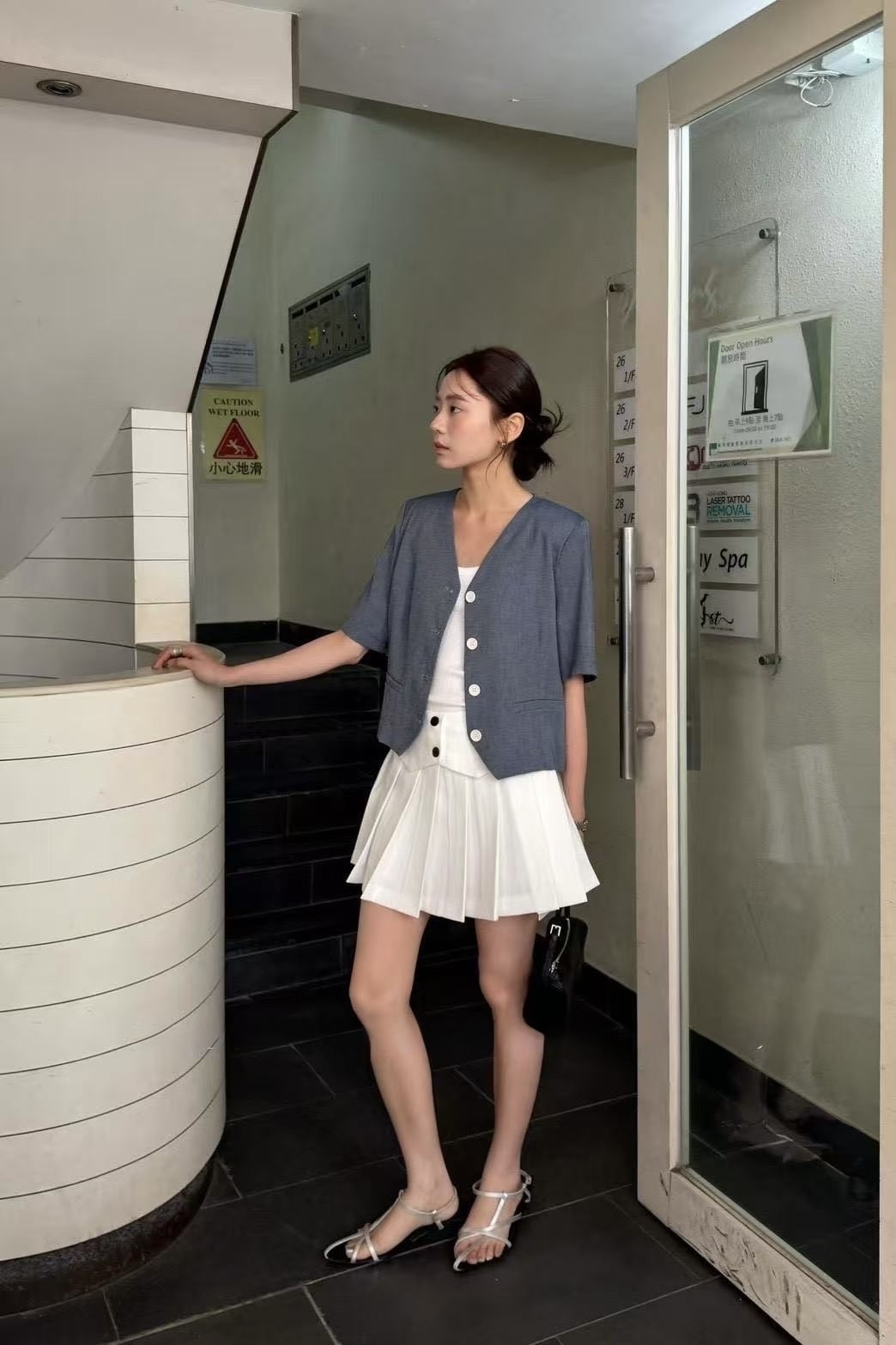 052 休閒俐落短袖西裝外套