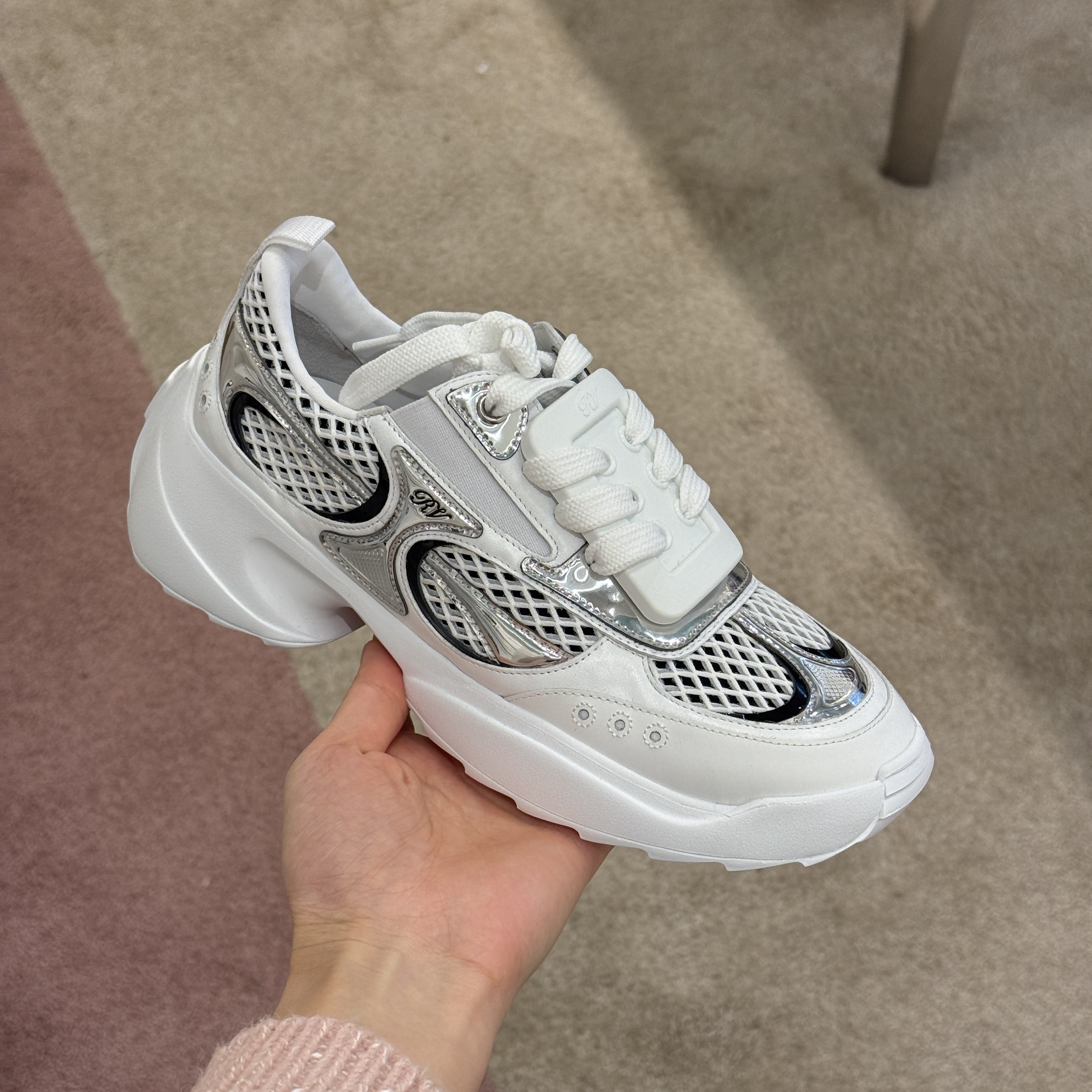 Roger Vivier Viv motor lace up sneakers white silver