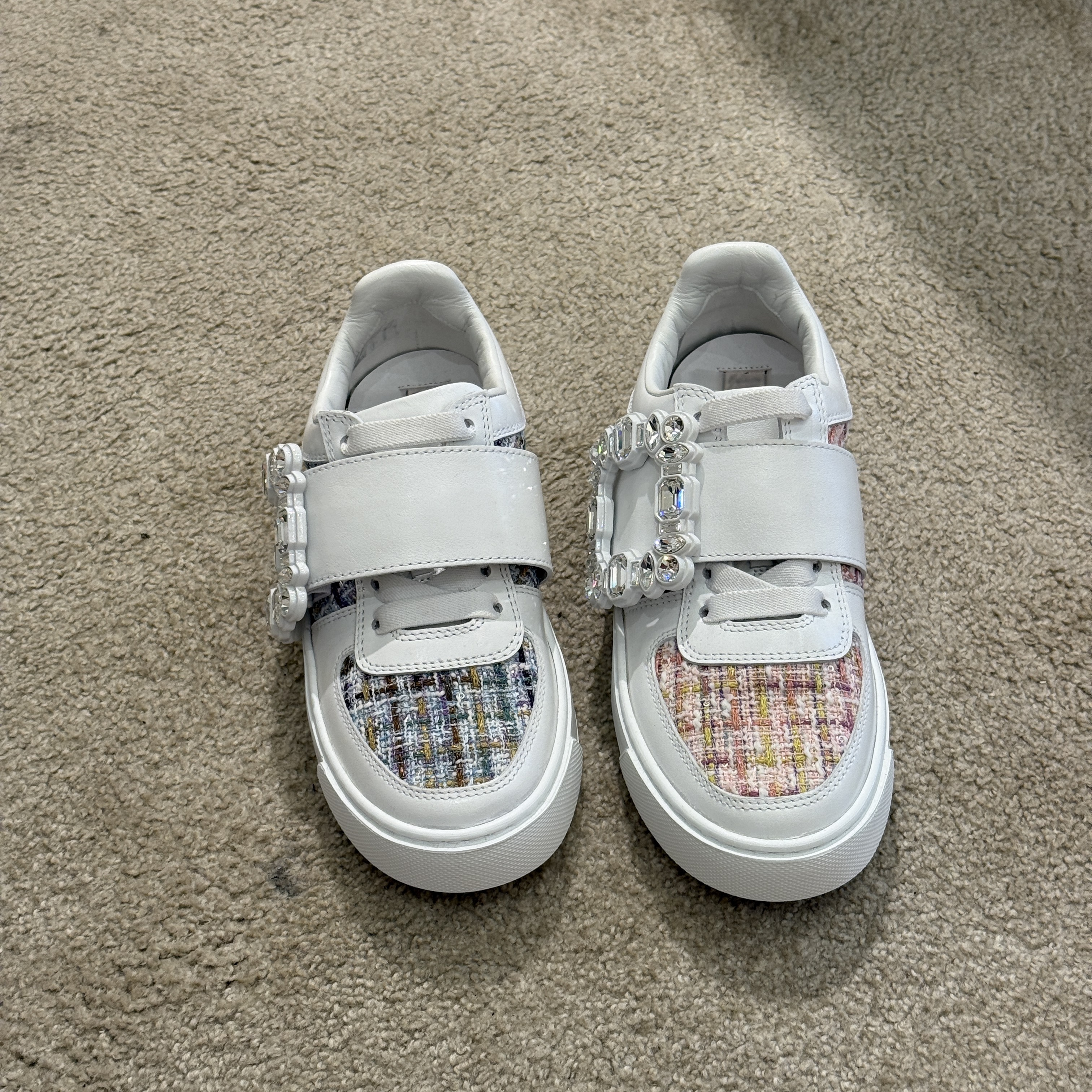 Roger Vivier very vivier strass buckle sneakers tweed pink grey